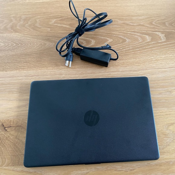 HP 15 Laptop, Jet Black - Picture 2 of 3
